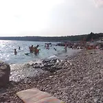 Laura Apartman *